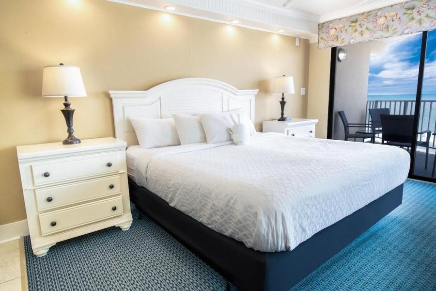 Quality Inn Suites — Guest room