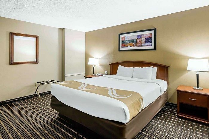 Quality Inn Suites Sevierville Pigeon Forge — Guest room