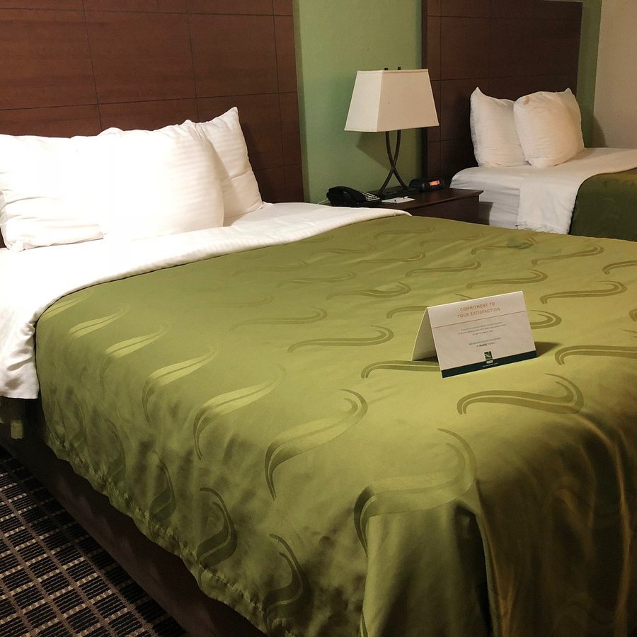 Quality Inn Suites Southlake — Guest room