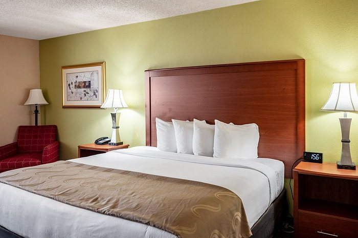 Quality Inn — Guest room