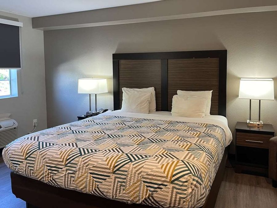 Quality Inn Tucson Airport — Guest room