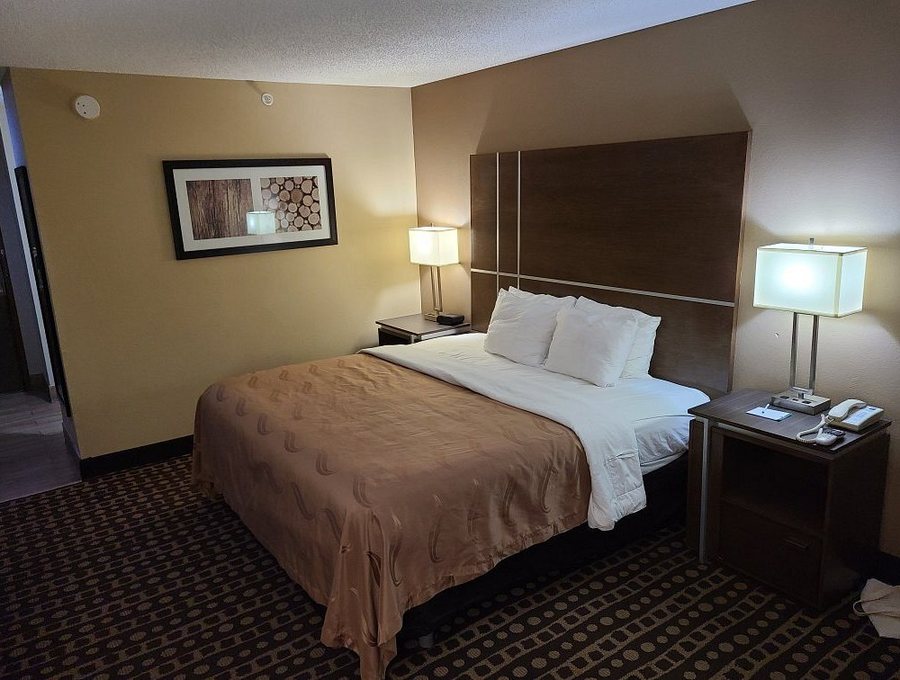 Quality inn West Plains Missouri — Guest room