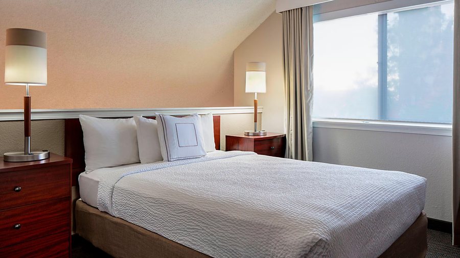 Quality Suites Las Colinas Center — Guest room