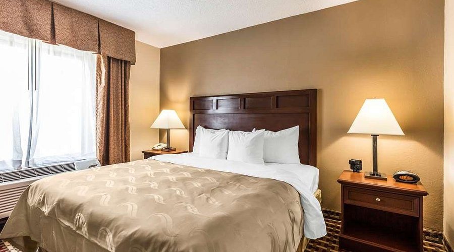 Quality Suites Paducah I 24 — Guest room