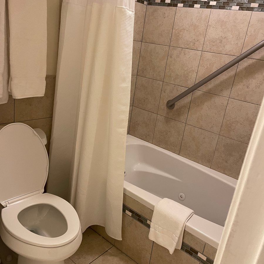 Quarter House Resort — Bathroom