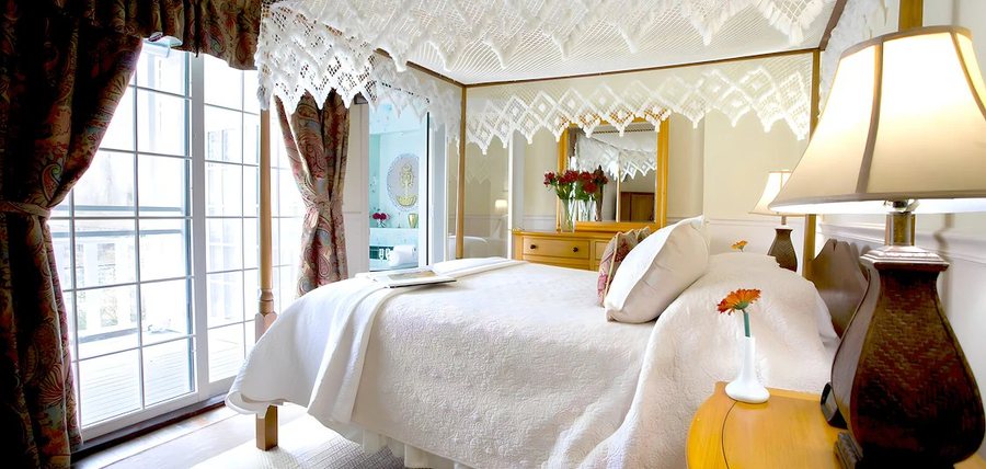 Queen Anne Inn — Guest room