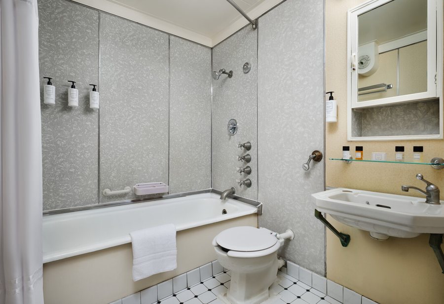 Queen Mary — Bathroom