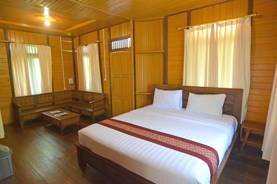 Queen of The South Resort — Guest room