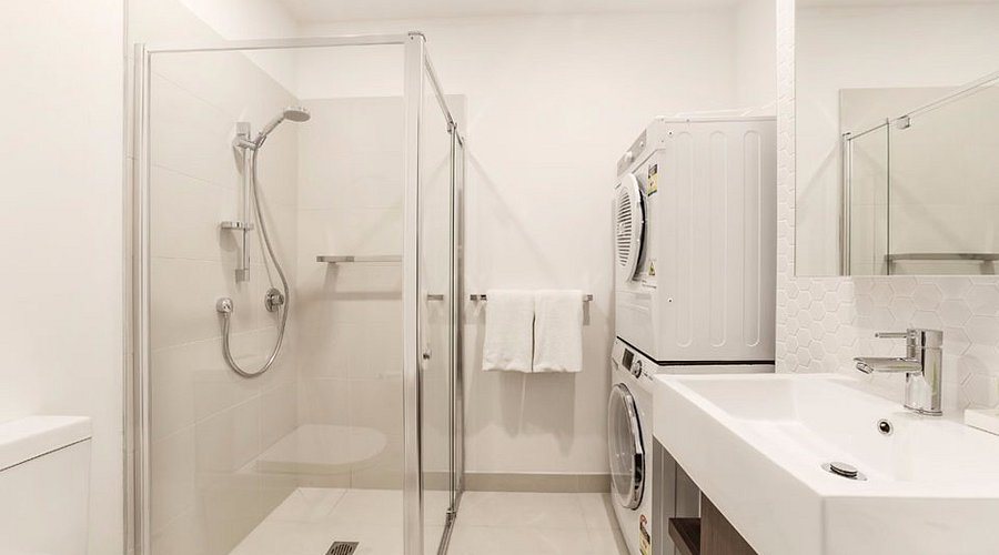 Quest Mont Albert — Bathroom