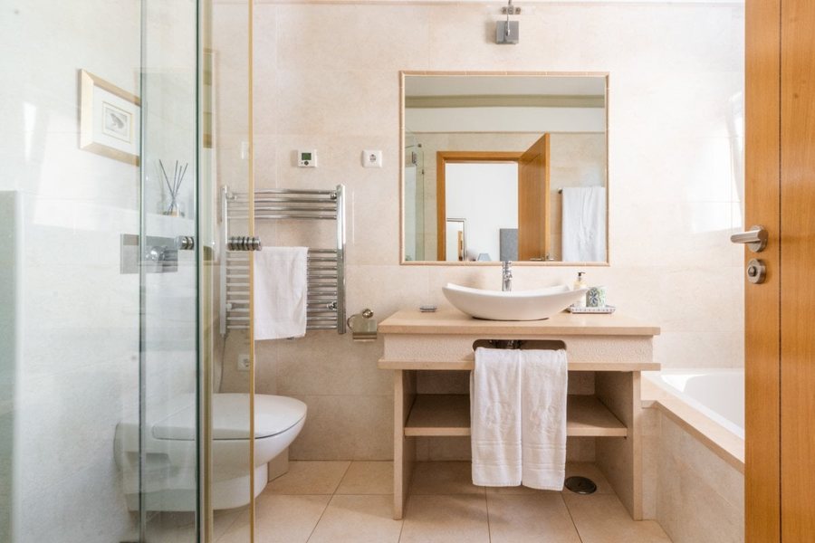 Quinta Bonita Country House Gardens — Bathroom