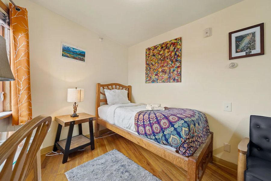 Qupqugiaq Inn Anchorage Alaska — Guest room
