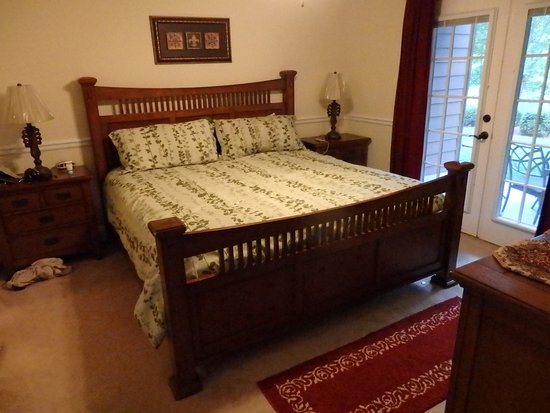 Racers Retreat Bed and Breakfast — Guest room
