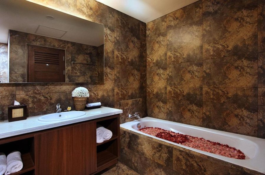 Radha Phala Resort Spa — Bathroom