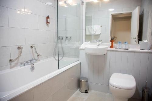 Radharc an Oileain B B — Bathroom