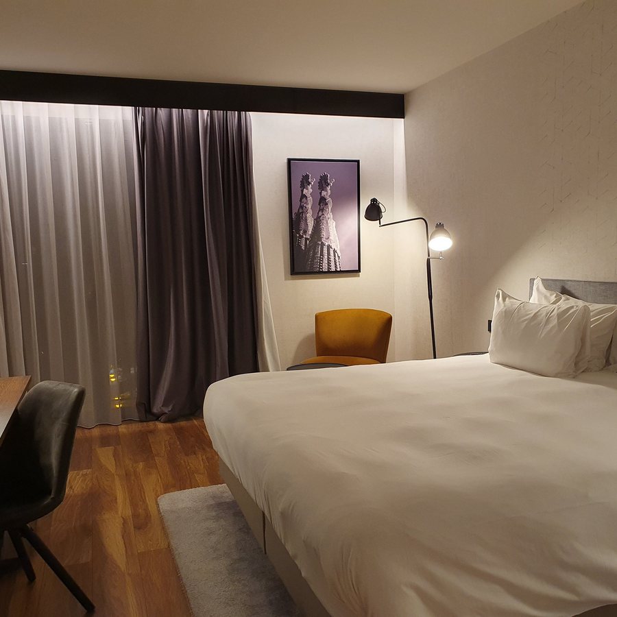 Radisson Blu 1882 Hotel Barcelona Sagrada Familia Barcelona Catalonia — Guest room