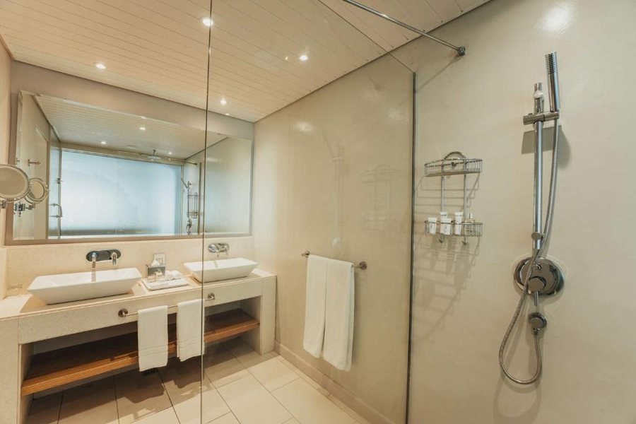 Radisson Blu Azuri Resort Spa — Bathroom