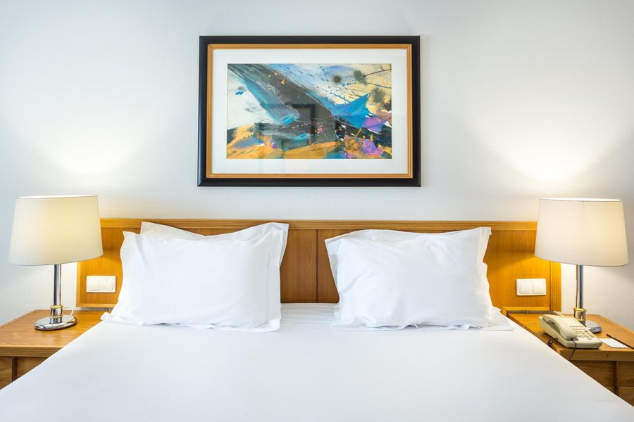 Radisson Blu Hotel Lisbon — Guest room