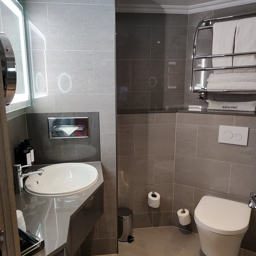 Radisson Blu Hotel London Mercer Street — Bathroom