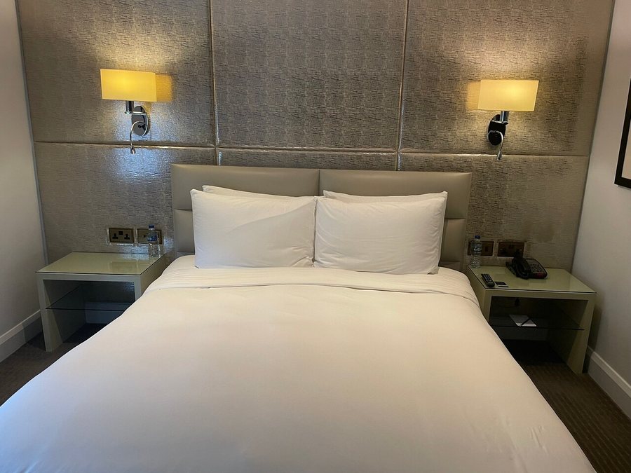 Radisson Blu Hotel London Mercer Street — Guest room