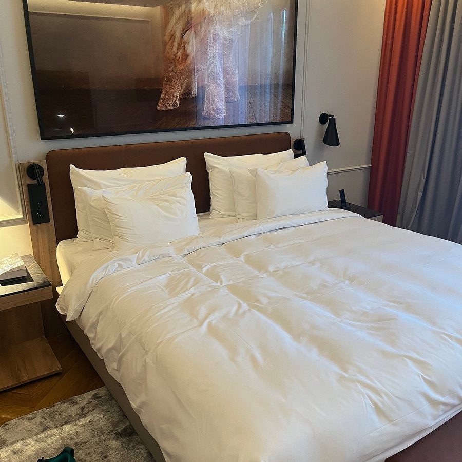 Radisson Collection Hotel Basilica Budapest — Guest room