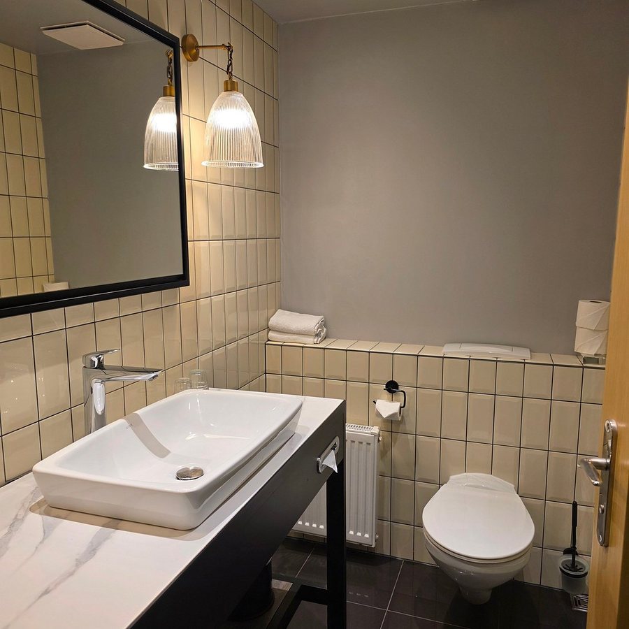 Radisson Collection Hotel Berlin — Bathroom