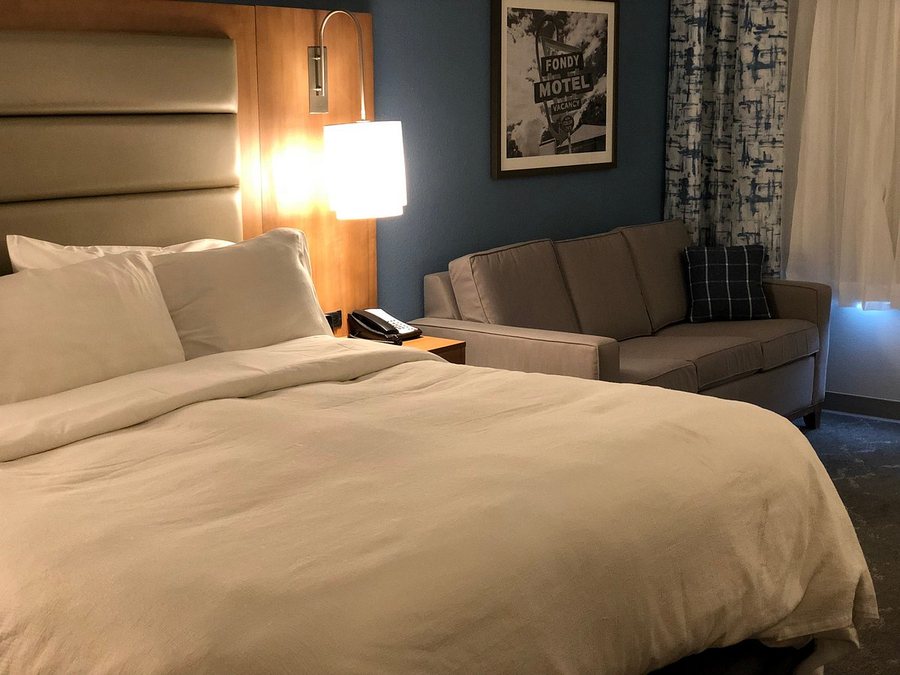 Radisson Hotel And Conference Center Fond Du Lac — Guest room