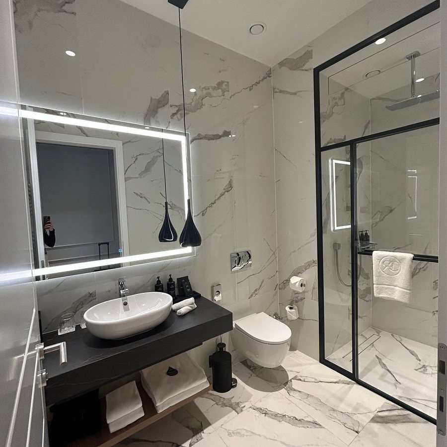 Radisson Hotel Budapest BudaPart — Bathroom