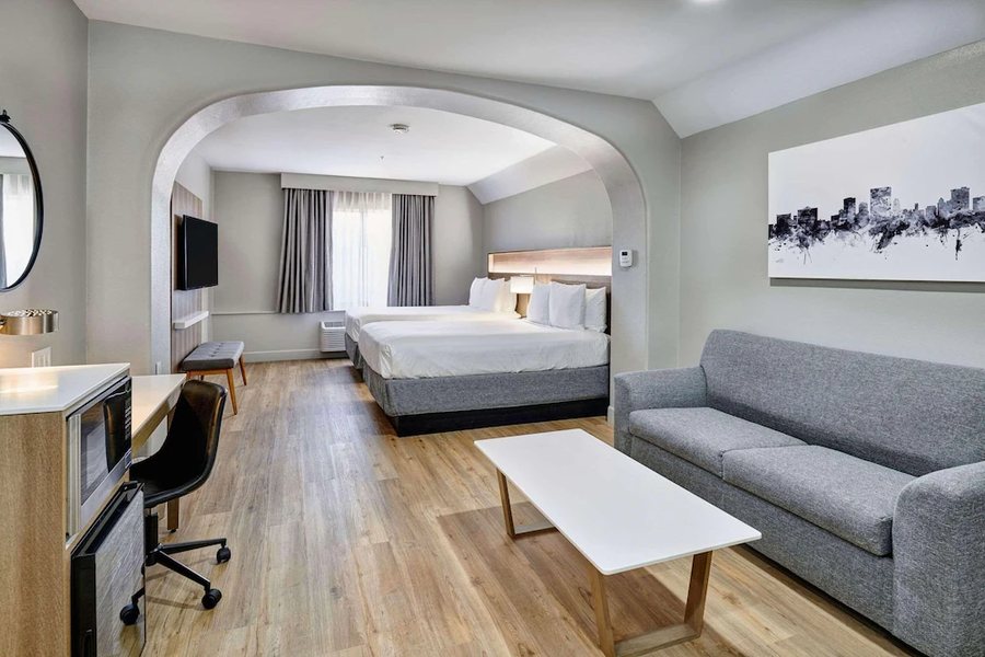 Radisson Hotel El Paso Airport El Paso Texas — Guest room