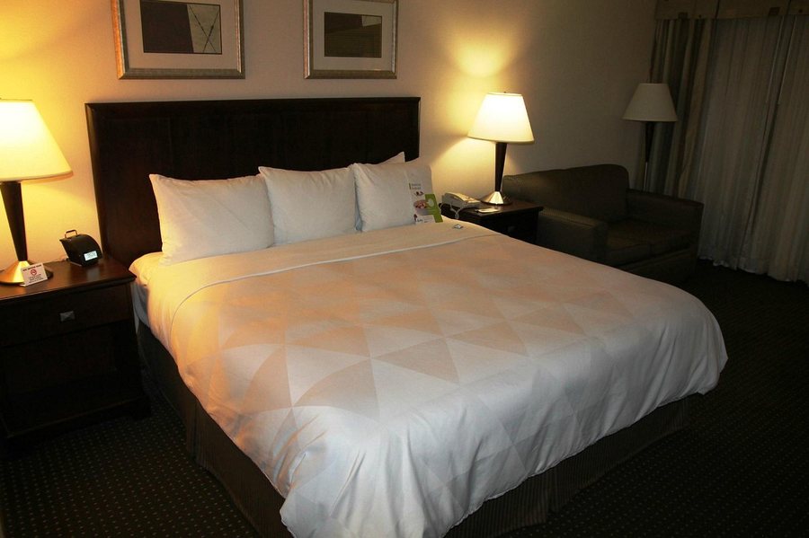 Radisson Hotel Fort Worth North Fossil Creek — Guest room