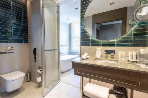 Radisson Hotel Istanbul Harbiye Istanbul — Bathroom