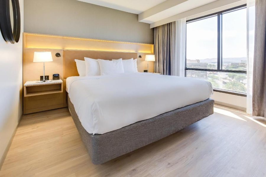 Radisson Hotel Seattle Airport — Guest room