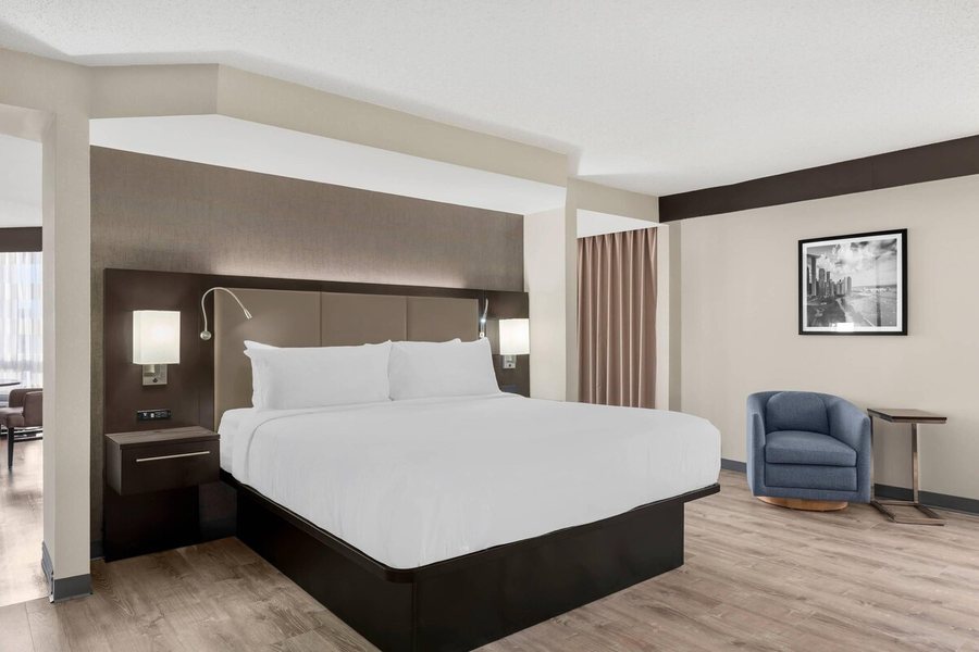 Radisson Hotel St Louis Downtown Convention Center — Guest room