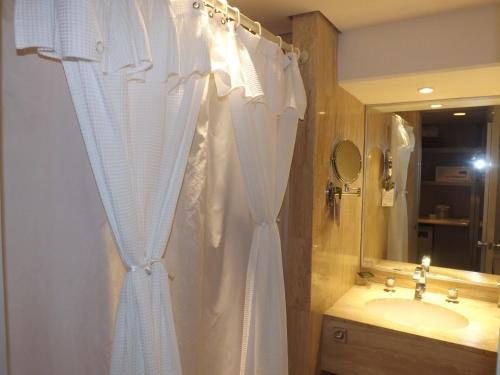Radisson Paraiso Hotel Mexico City — Bathroom