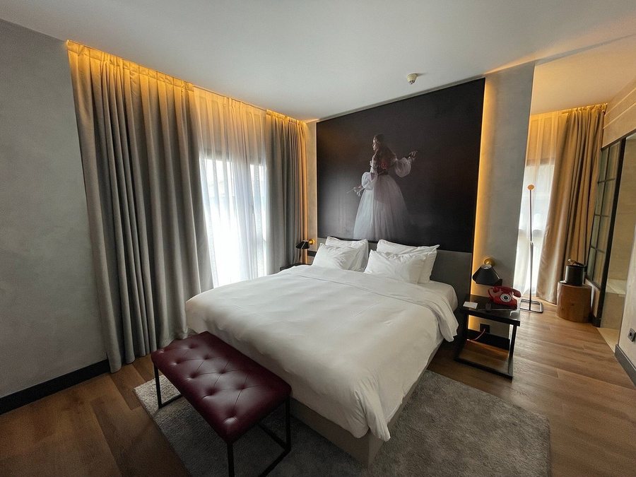 Radisson Red Madrid — Guest room