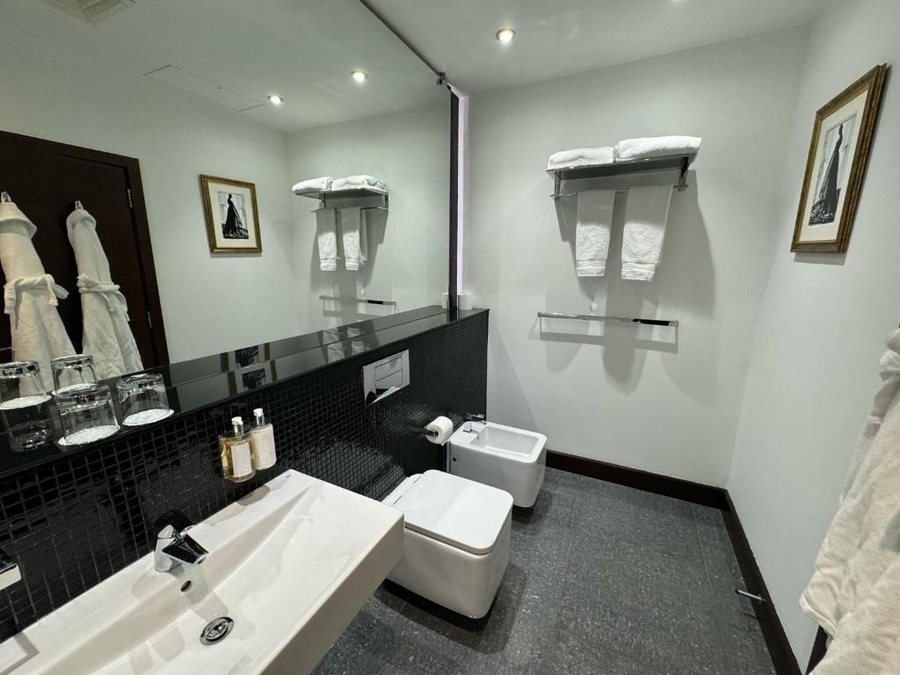 Rafayel on the Left Bank — Bathroom