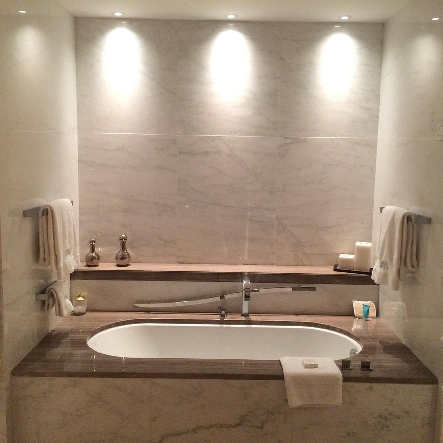 Raffles Istanbul Istanbul — Bathroom