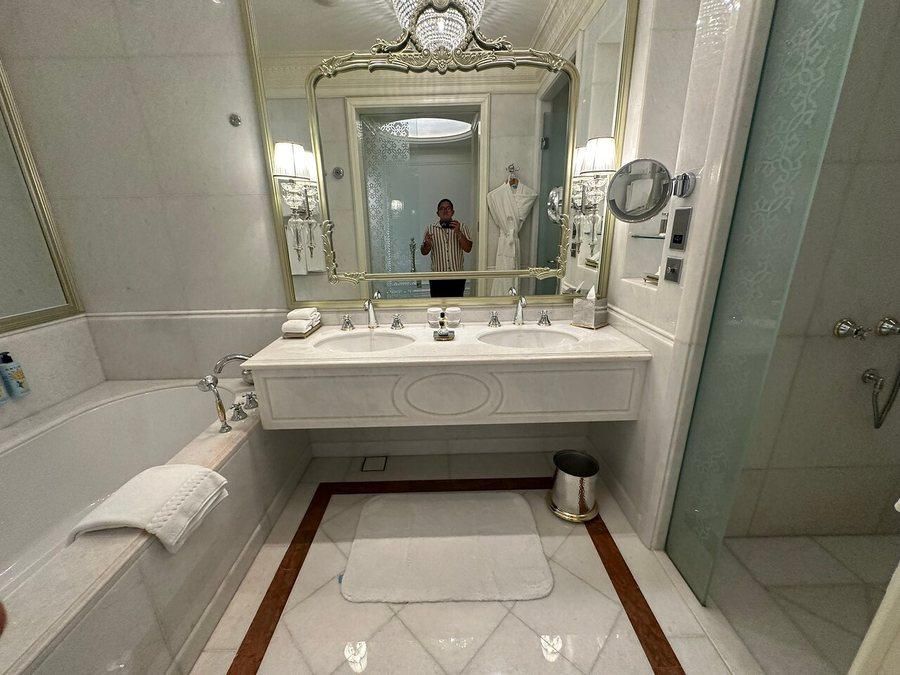 Raffles The Palm Dubai — Bathroom