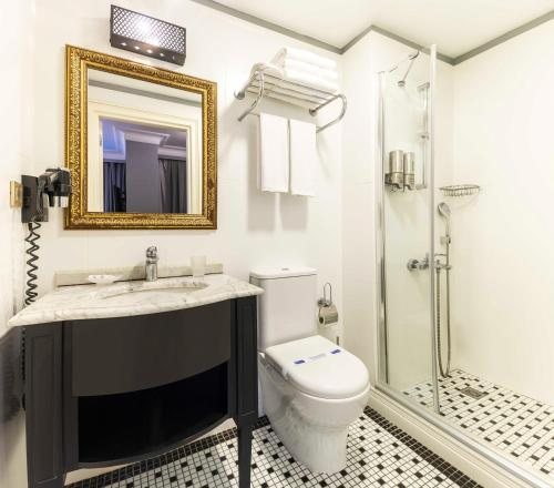 Raimond Hotel Istanbul — Bathroom