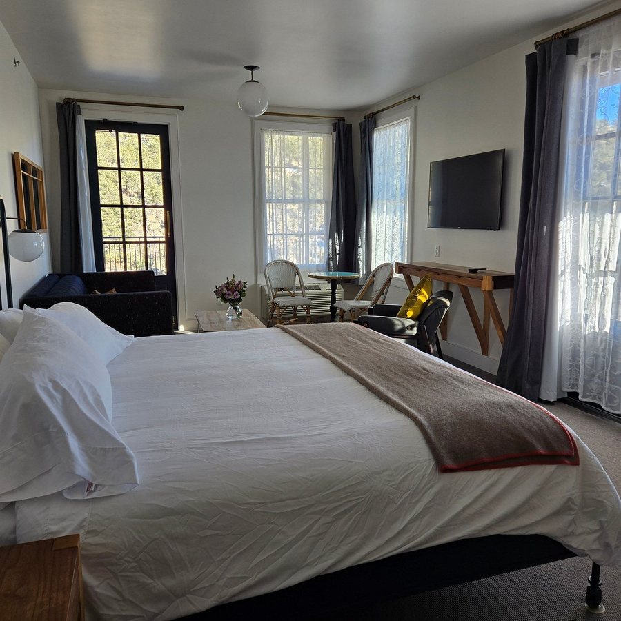Rainbow Lake Resort — Guest room