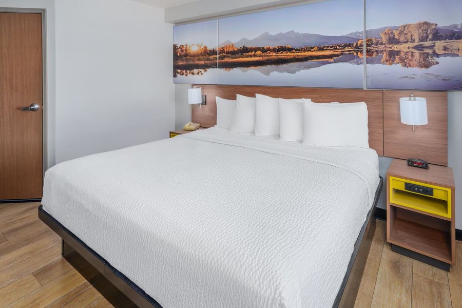 Rainbow Motel Greeley Colorado — Guest room
