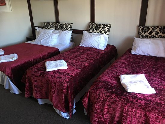 Rainbow Motel — Guest room