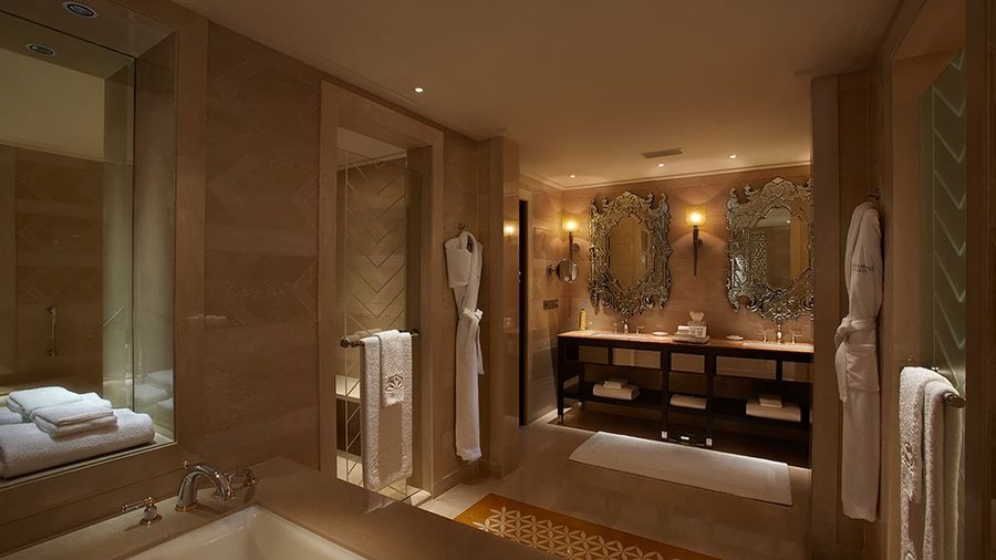 Raj Leela Heritage Resort By Estherea — Bathroom