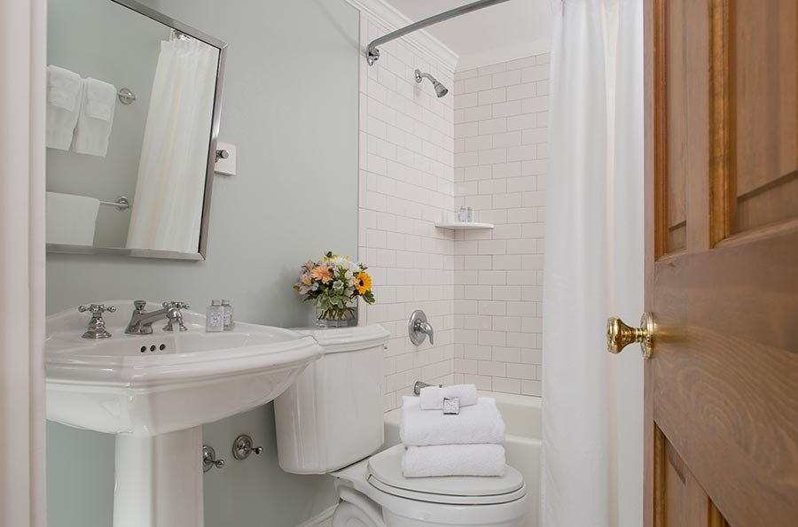 Ram s Head Inn — Bathroom
