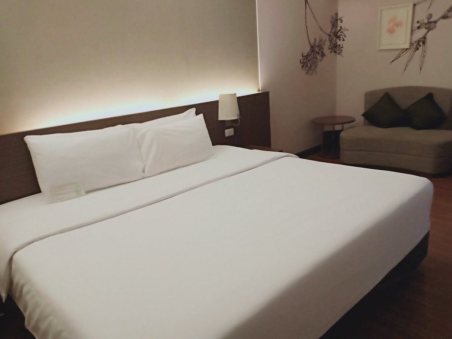 Rama Gardens Hotel Bangkok — Guest room