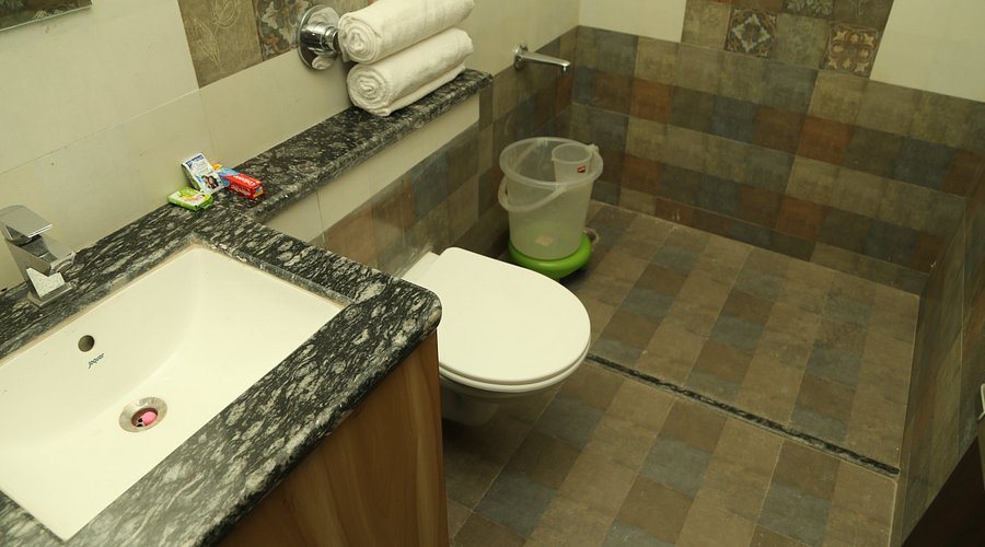Rama s Resort — Bathroom