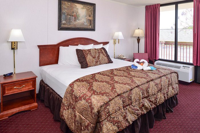 Ramada by Wyndham Branson Yacht Club — Guest room