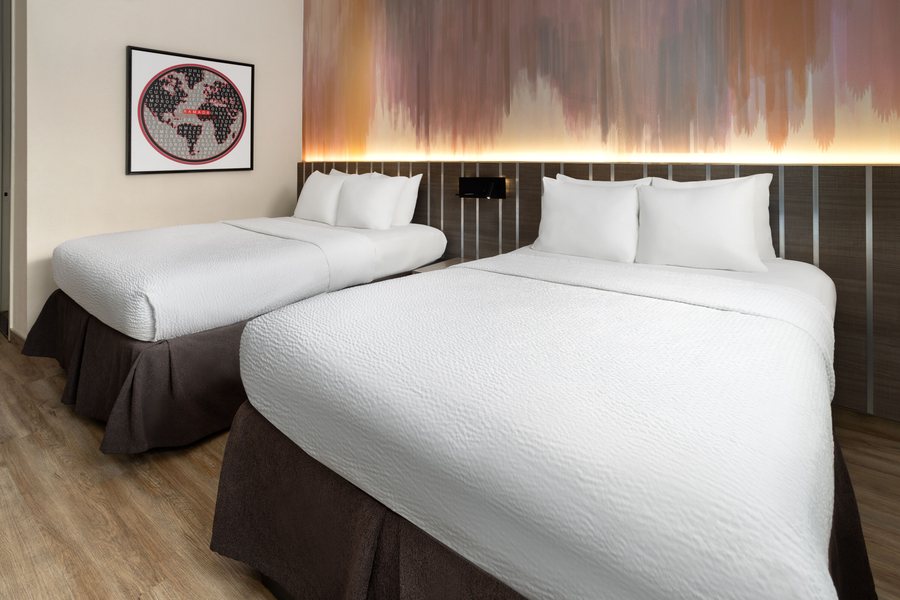 Ramada by Wyndham Bronx — Guest room
