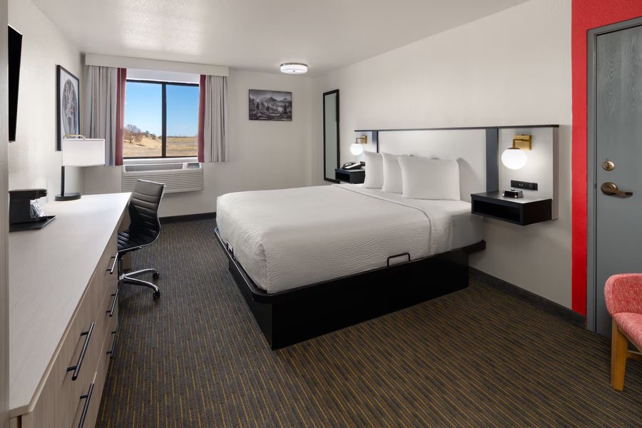 Ramada by Wyndham Denver Downtown — Guest room
