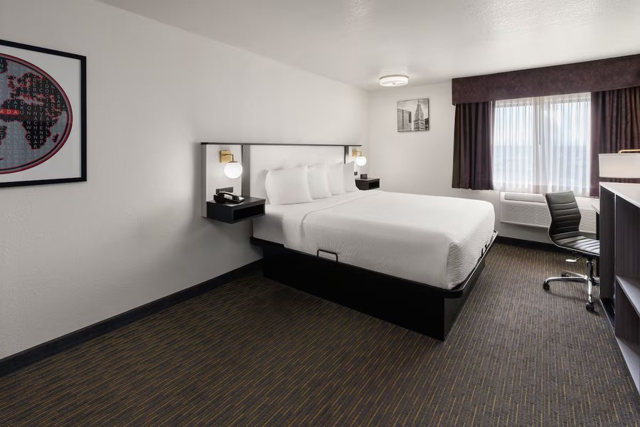 Ramada by Wyndham Denver International Airport — Guest room