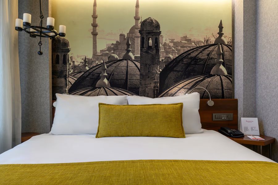 Ramada by Wyndham Istanbul Grand Bazaar Istanbul — Guest room